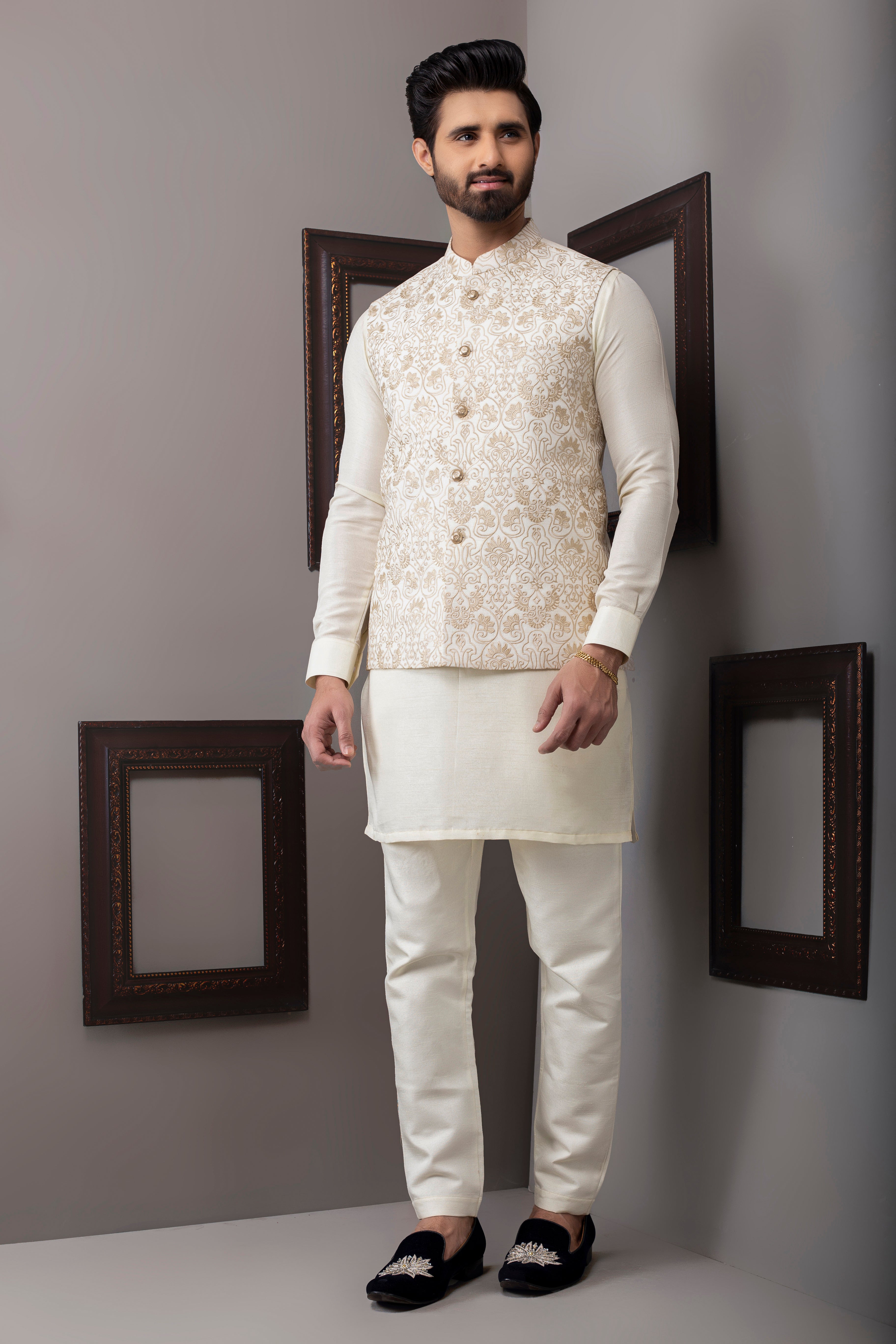 ceremonial waist Coats